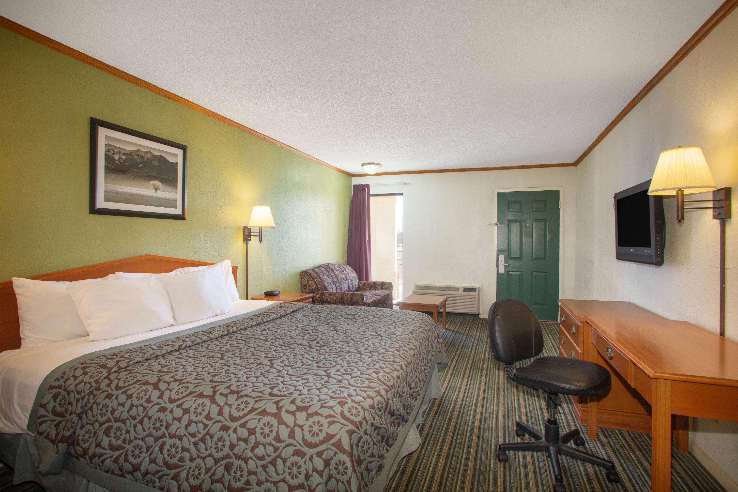 Days Inn By Wyndham Wichita West Near Airport Экстерьер фото